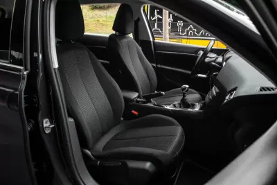 Peugeot 308 SW 2019 - 9750 EUR, 294100 km - AUTO.MOTO.pt - 294100km - foto 21 de 36