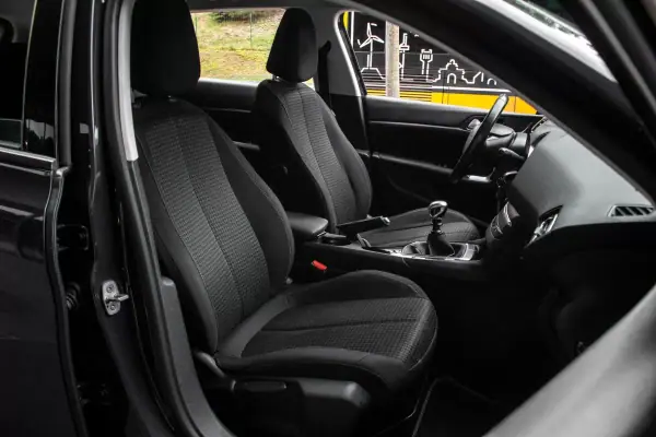 Peugeot 308 SW 2019 - 9750 EUR, 294100 km - AUTO.MOTO.pt - 294100km - foto 21 de 36