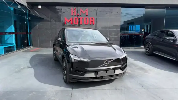Volvo EX 30 Single Motor Extended Range RWD Core 2025 Electric — 10 000 km Volvo EX 30 Single Motor Extended Range RWD Core 2025 Electric