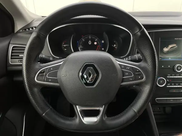 Renault Mégane Sport Tourer 2016 - 10750 EUR, 143000 km - AUTO.MOTO.pt - 143000km - foto 24 de 37