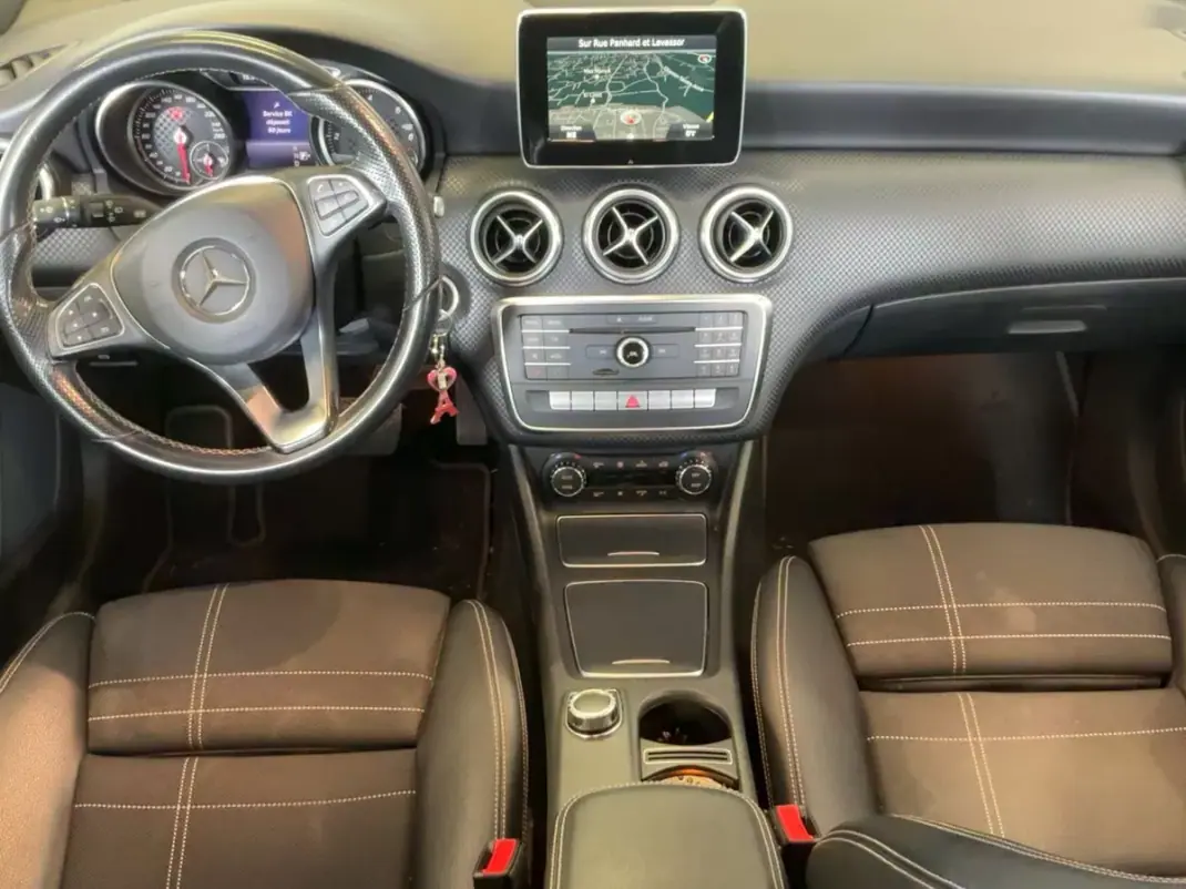 Mercedes-Benz A 180 2015 - 15250 EUR, 178700 km - 178700km - foto 7 de 11