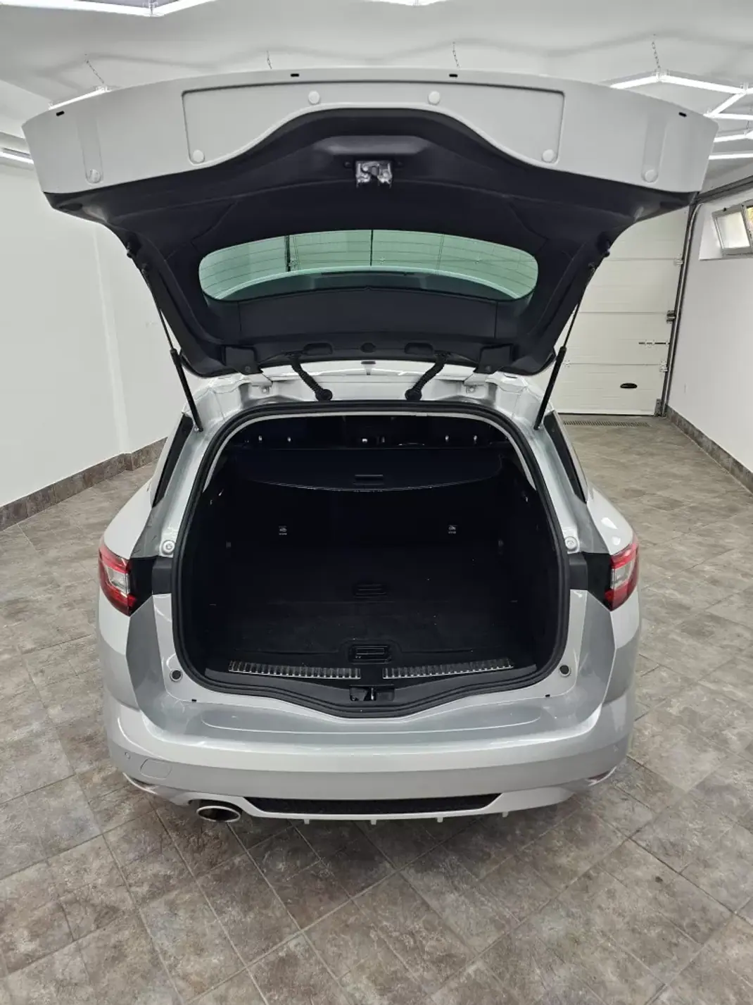 Renault Mégane Sport Tourer 2019 - 11950 EUR, 286730 km - 286730km - foto 50 de 52