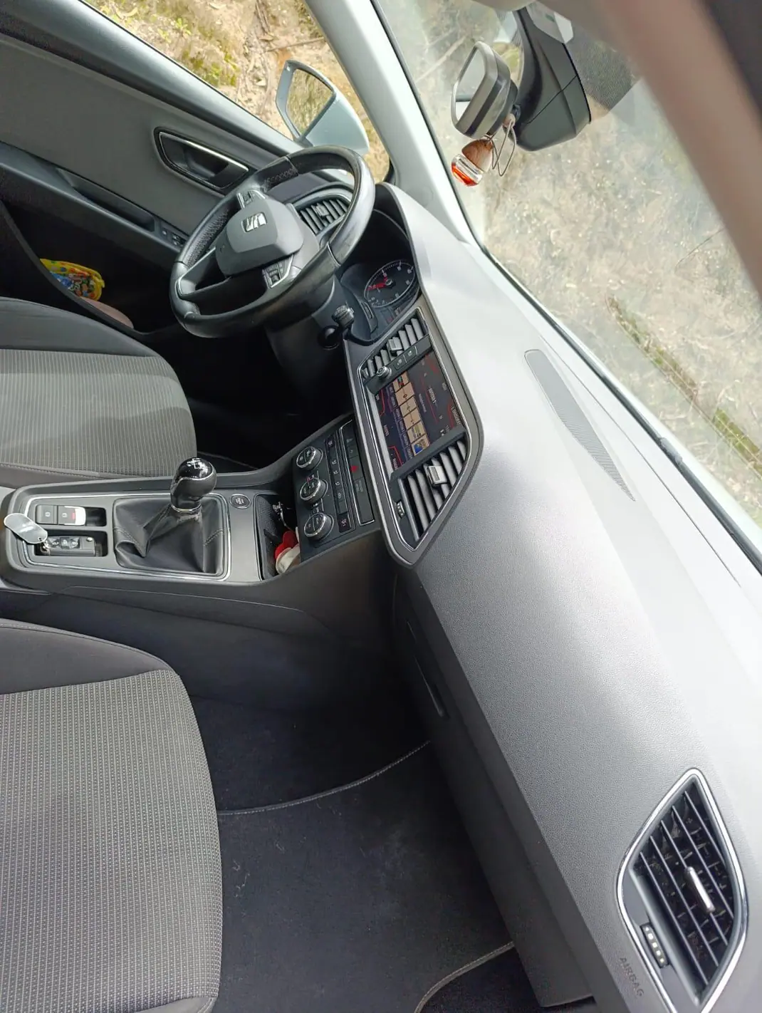 SEAT Leon ST 2017 - 9850 EUR, 180000 km - AUTO.MOTO.pt - 180000km - foto 9 de 9