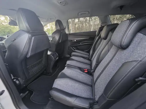 Peugeot 5008 2018 - 17750 EUR, 125000 km - AUTO.MOTO.pt - 125000km - foto 20 de 36