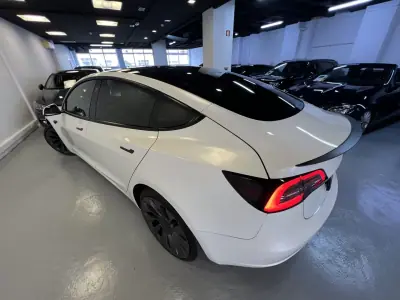 Tesla Model 3 2021 - 31990 EUR, 85000 km - AUTO.MOTO.pt - 85000km - foto 41 de 45