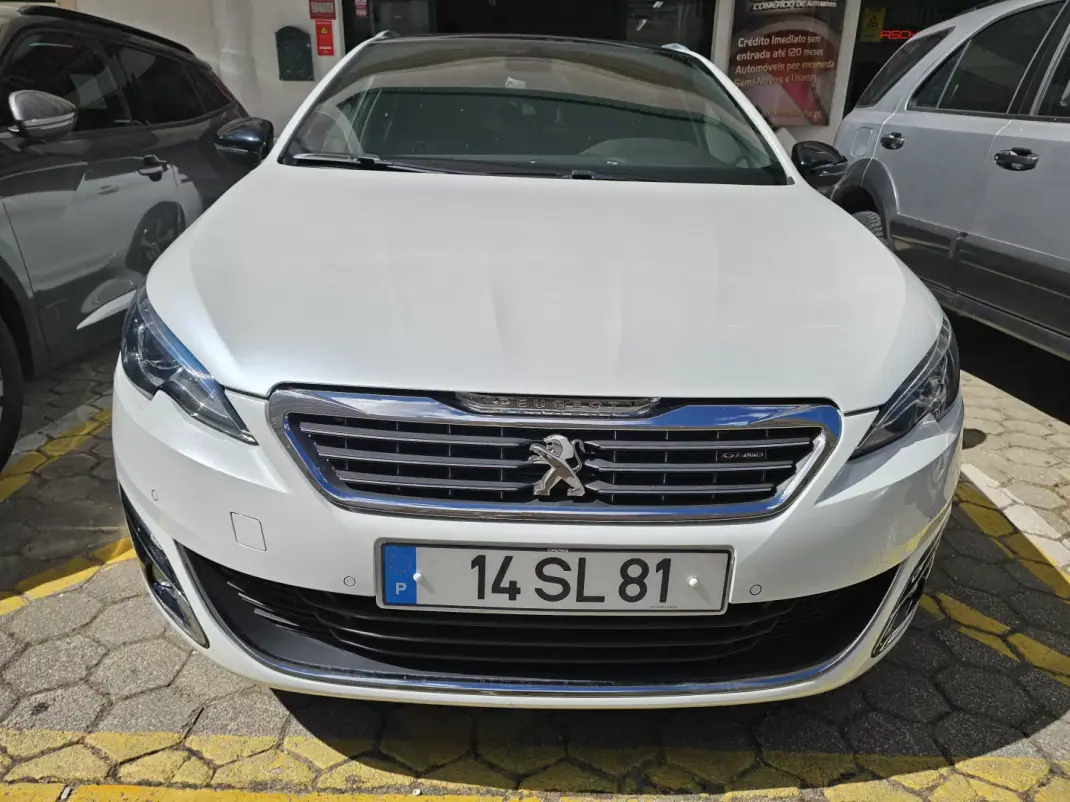 Peugeot 308 SW 2017 - 14500 EUR, 108350 km - AUTO.MOTO.pt - 108350km - foto 2 de 21
