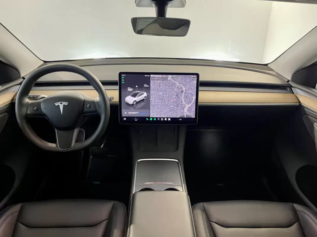 Tesla Model Y 2023 - 39500 EUR, 48000 km - 48000km - foto 5 de 43