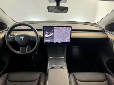 Tesla Model Y 2023 - 39500 EUR, 48000 km - 48000km - foto 5 de 43