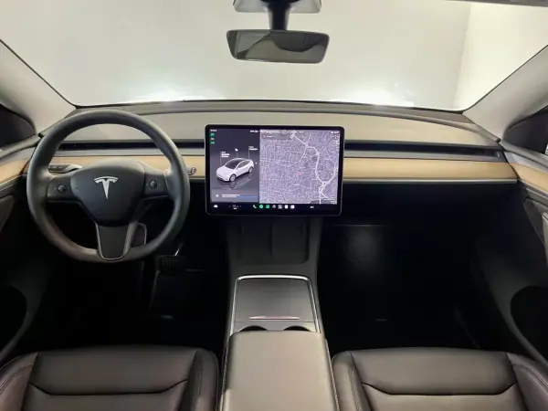 Tesla Model Y 2023 - 39500 EUR, 48000 km - 48000km - foto 5 de 43