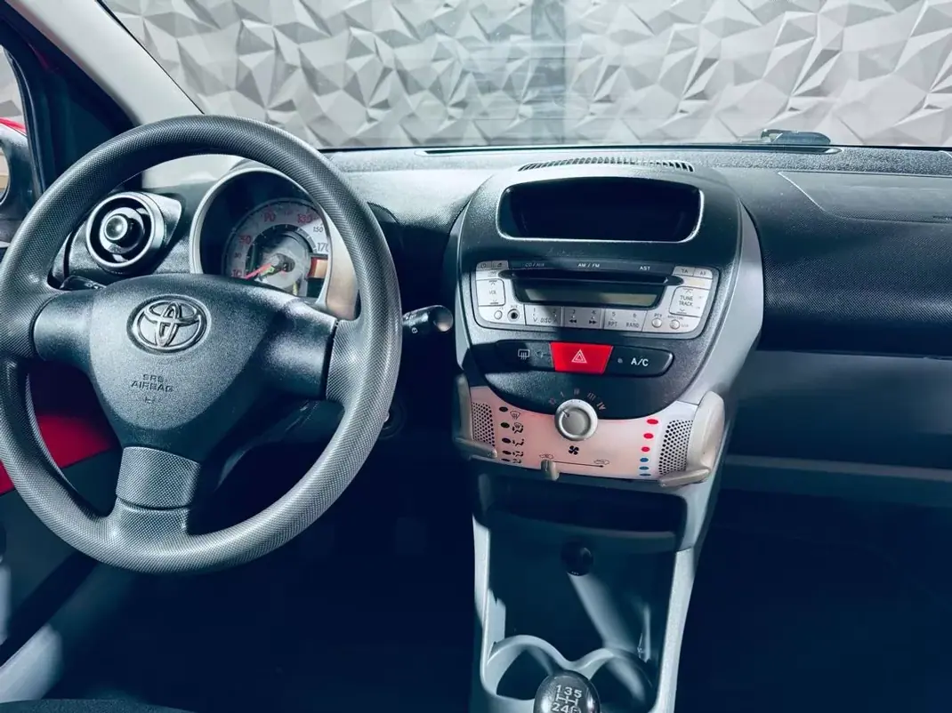 Toyota Aygo 2009 - 4990 EUR, 96384 km - AUTO.MOTO.pt - 96384km - foto 25 de 26