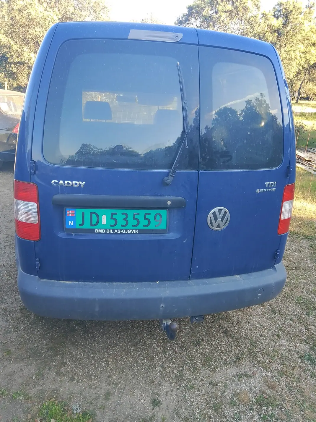 Volkswagen Caddy 2010 - 5000 EUR, 266000 km - AUTO.MOTO.pt - 266000km - foto 1 de 2