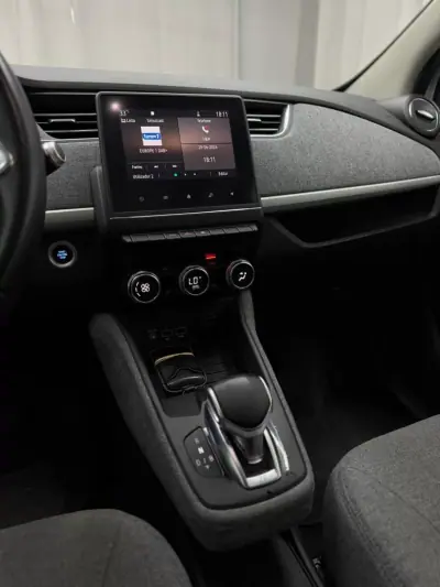 Renault Zoe 2020 - 13999 EUR, 114000 km - AUTO.MOTO.pt - 114000km - foto 13 de 21