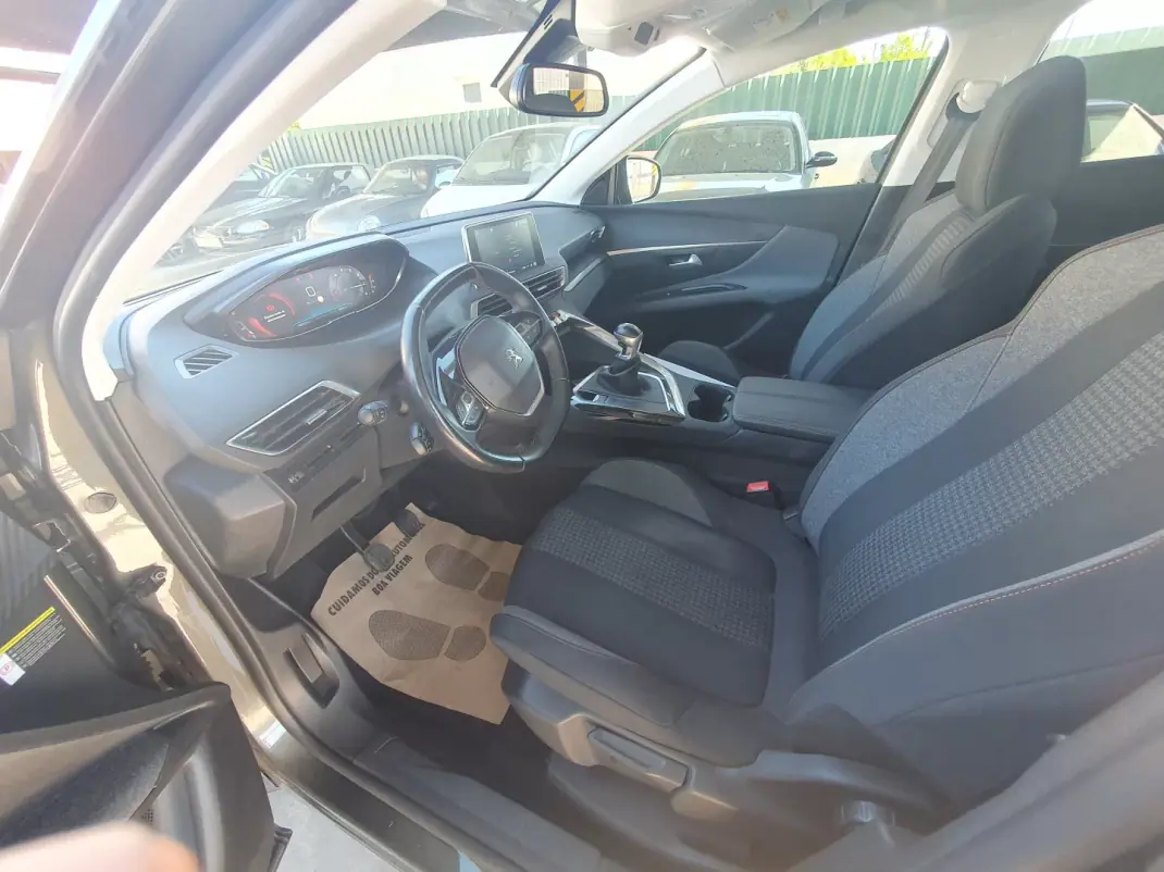 Peugeot 3008 2019 - 17 EUR, 80000 km - AUTO.MOTO.pt - 80000km - foto 21 de 26