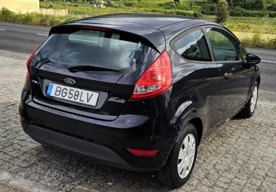 Ford Fiesta 2009 - 7500 EUR, 92000 km - AUTO.MOTO.pt - 92000km - foto 2 de 18