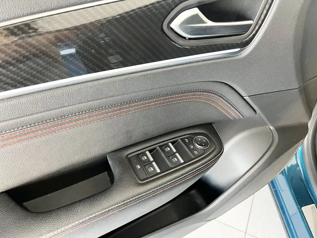 Renault Arkana 2022 - 19900 EUR, 119307 km - AUTO.MOTO.pt - 119307km - foto 15 de 17