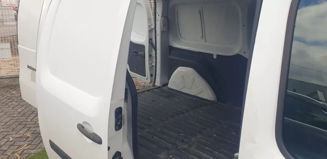 Renault KANGOO MAXI 1.5 DCI BUSINESS S/S 2016 - 8950 EUR, 170000 km - AUTO.MOTO.pt - 170000km - foto 6 de 11