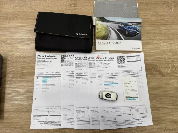 Renault Mégane Sport Tourer 2017 - 9650 EUR, 196121 km - AUTO.MOTO.pt - 196121km - foto 22 de 22