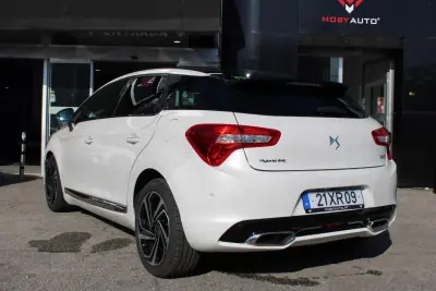 DS DS5 2016 - 14440 EUR, 153500 km - AUTO.MOTO.pt - 153500km - foto 7 de 34