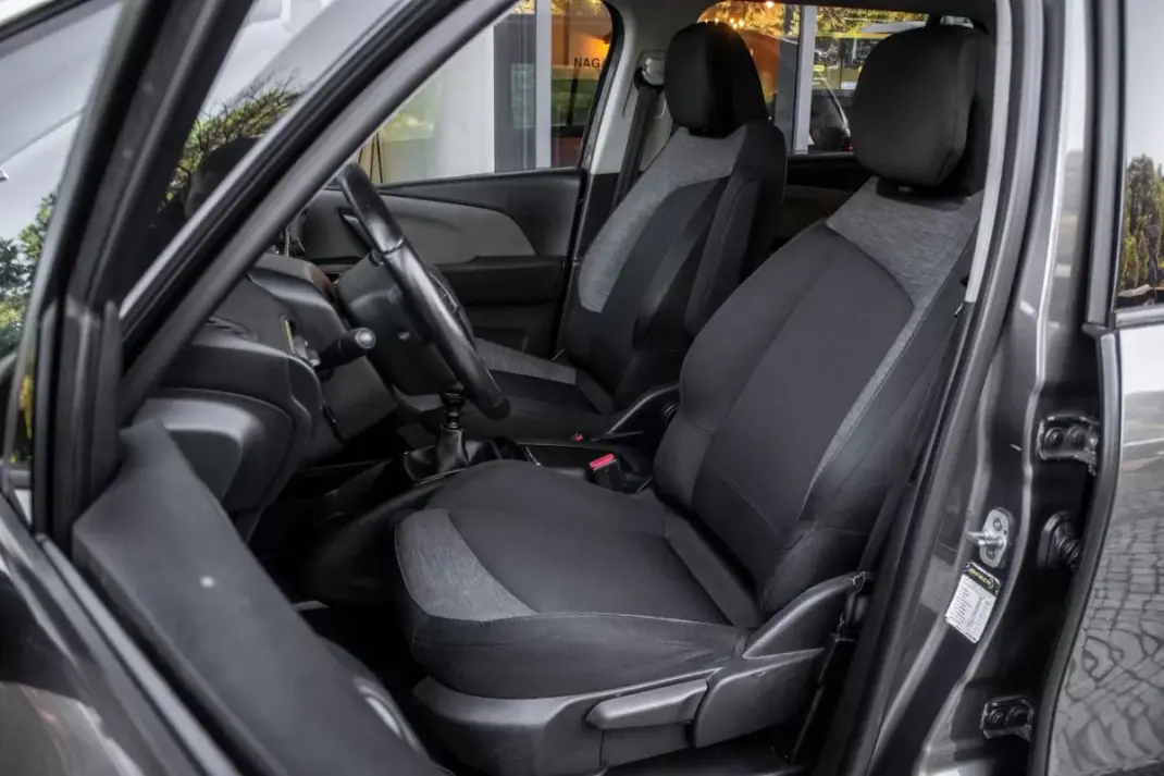 Citroën C4 Picasso 2018 - 9900 EUR, 296322 km - AUTO.MOTO.pt - 296322km - foto 22 de 30