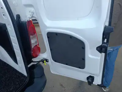 Citroën BERLINGO 3 LUGARES 2017 - 9000 EUR, 220000 km - AUTO.MOTO.pt - 220000km - foto 24 de 30