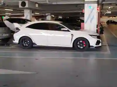 Honda Civic 2020 - 43800 EUR, 78400 km - foto 1 de 15