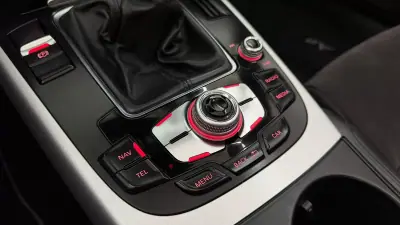 Audi A5 Cabrio 2016 - 25900 EUR, 121865 km - AUTO.MOTO.pt - 121865km - foto 26 de 32