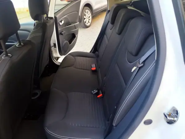 Renault Clio Sport Tourer 2018 - 7500 EUR, 250000 km - AUTO.MOTO.pt - 250000km - foto 12 de 23