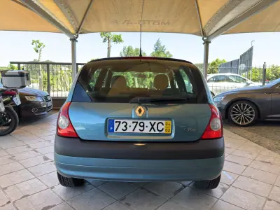Renault Clio 2004 - 3250 EUR, 222926 km - AUTO.MOTO.pt - 222926km - foto 7 de 28