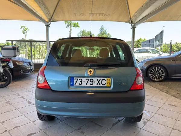 Renault Clio 2004 - 3250 EUR, 222926 km - AUTO.MOTO.pt - 222926km - foto 7 de 28