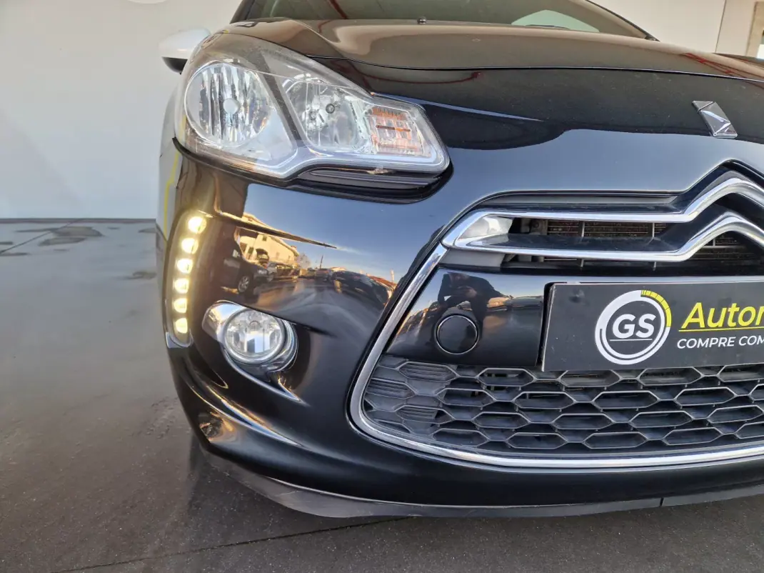 DS DS3 2011 - 9990 EUR, 188000 km - AUTO.MOTO.pt - 188000km - foto 10 de 22