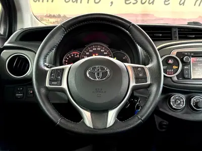 Toyota Yaris 2012 - 8250 EUR, 210746 km - AUTO.MOTO.pt - 210746km - foto 18 de 22