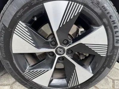 Renault Mégane E-Tech 2022 - 22500 EUR, 89000 km - AUTO.MOTO.pt - 89000km - foto 43 de 44