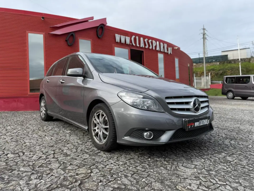 Mercedes-Benz B 180 2014 - 11900 EUR, 259000 km - AUTO.MOTO.pt - 259000km - foto 1 de 17