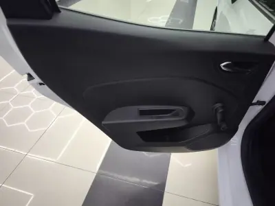 Renault Clio 2020 - 13450 EUR, 185157 km - AUTO.MOTO.pt - 185157km - foto 37 de 41