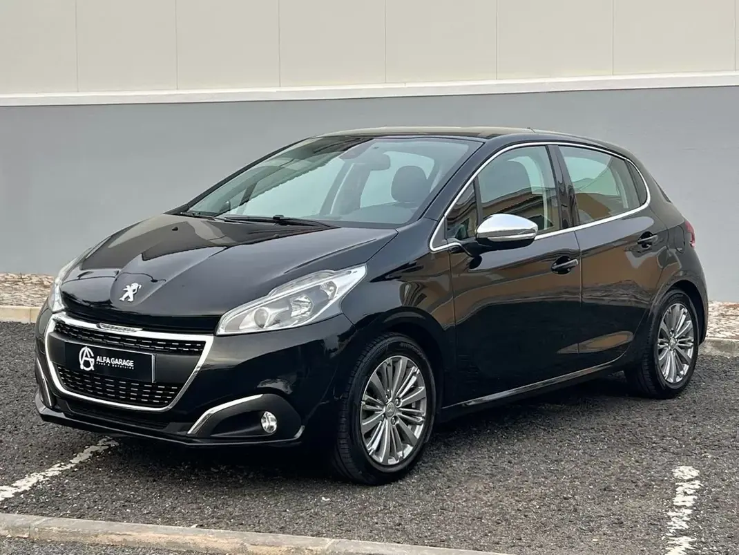 Peugeot 208 2016 - 8790 EUR, 100000 km - AUTO.MOTO.pt - 100000km - foto 1 de 18