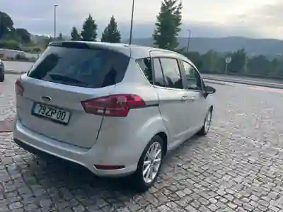 Ford B-Max 2017 - 10990 EUR, 137000 km - AUTO.MOTO.pt - 137000km - foto 4 de 12
