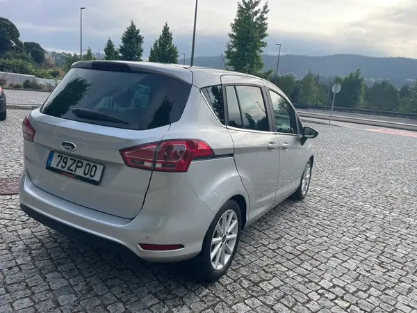 Ford B-Max 2017 - 10990 EUR, 137000 km - AUTO.MOTO.pt - 137000km - foto 4 de 12