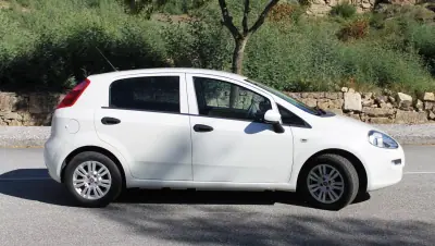Fiat Punto 2017 — foto 4 de 30