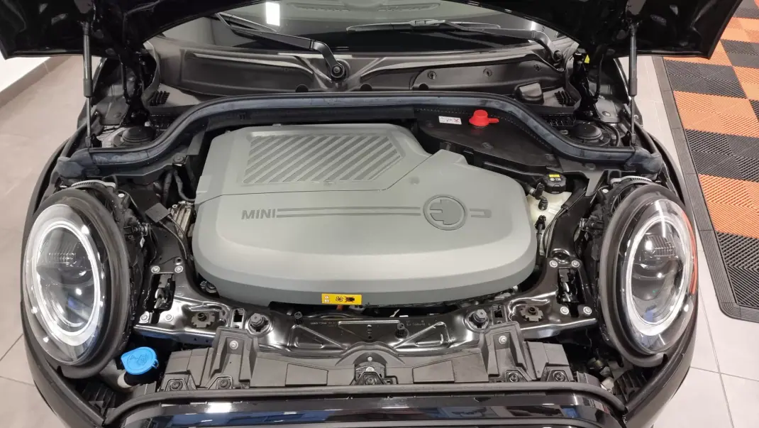 MINI Electric 2021 - 20500 EUR, 73589 km - AUTO.MOTO.pt - 73589km - foto 47 de 48
