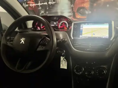 Peugeot 208 2014 - 8990 EUR, 174000 km - AUTO.MOTO.pt - 174000km - foto 9 de 9