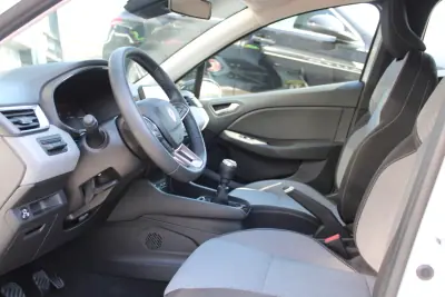 Renault Clio 2024 - 18750 EUR, 1753 km - AUTO.MOTO.pt - 1753km - foto 5 de 22