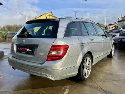 Mercedes-Benz C 200 2012 - 13999 EUR, 199999 km - AUTO.MOTO.pt - 199999km - foto 17 de 20