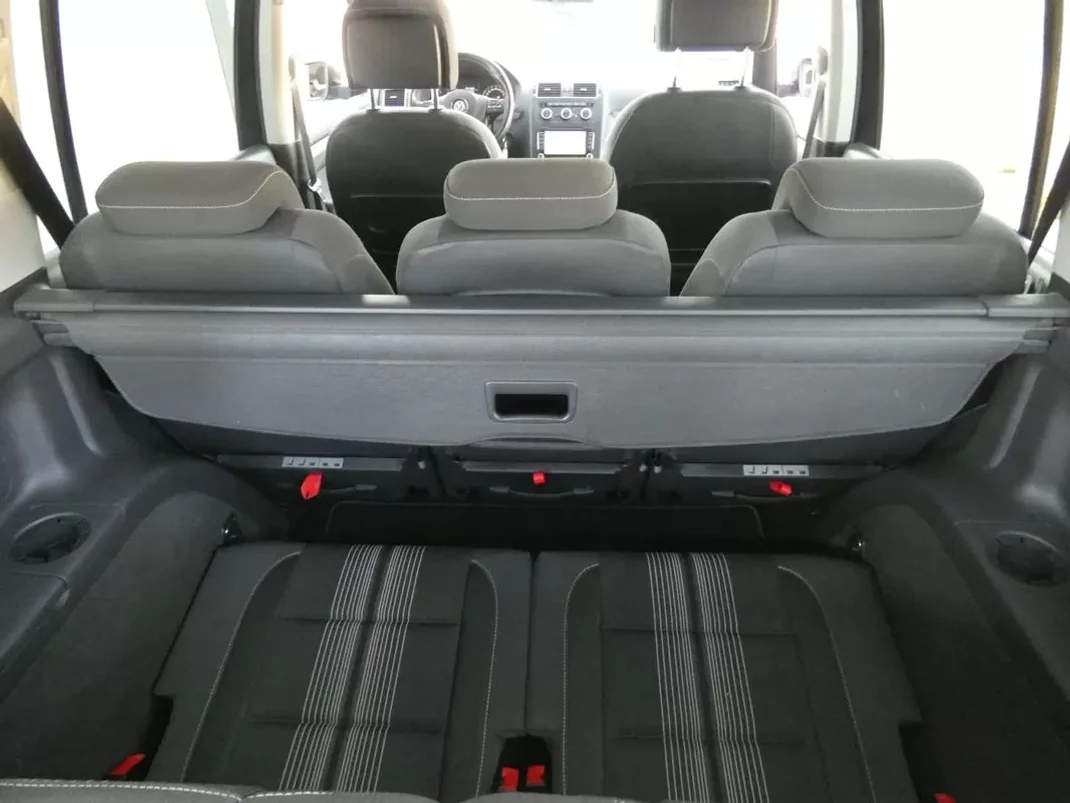 Volkswagen Touran 2012 - 16999 EUR, 182000 km - AUTO.MOTO.pt - 182000km - foto 19 de 28