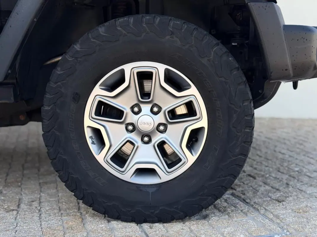 Jeep Wrangler Unlimited 2015 - 52000 EUR, 169769 km - 169769km - foto 5 de 14