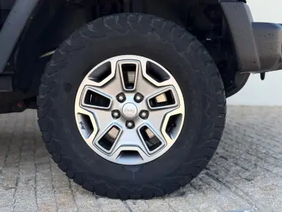Jeep Wrangler Unlimited 2015 - 52000 EUR, 169769 km - AUTO.MOTO.pt - 169769km - foto 5 de 14