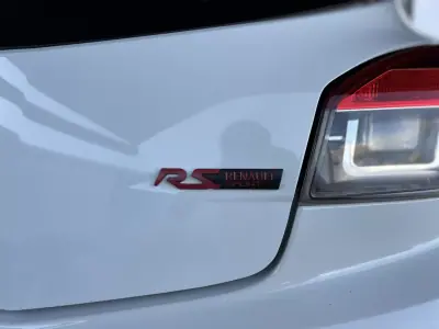 Renault Mégane Coupe 2013 - 24500 EUR, 105200 km - AUTO.MOTO.pt - 105200km - foto 10 de 25