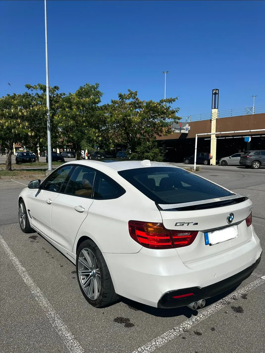 BMW 320 2016 - 19500 EUR, 94500 km - 94500km - foto 5 de 10