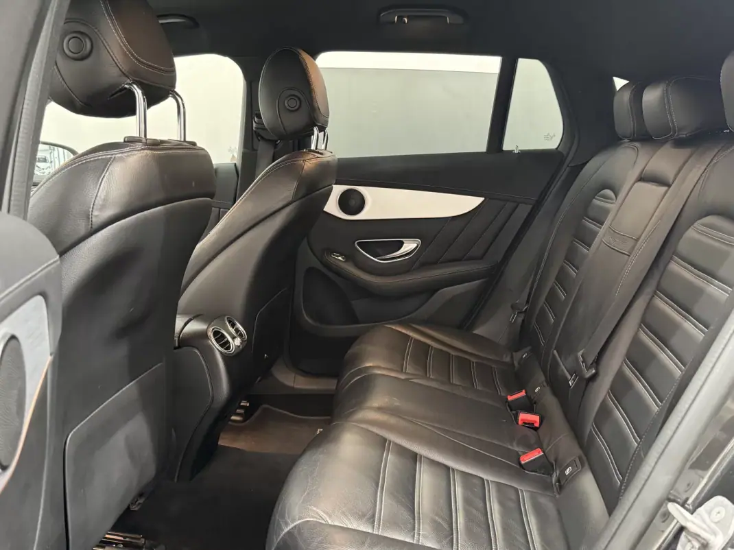 Mercedes-Benz EQC 400 2020 - 33990 EUR, 130000 km - 130000km - foto 35 de 39