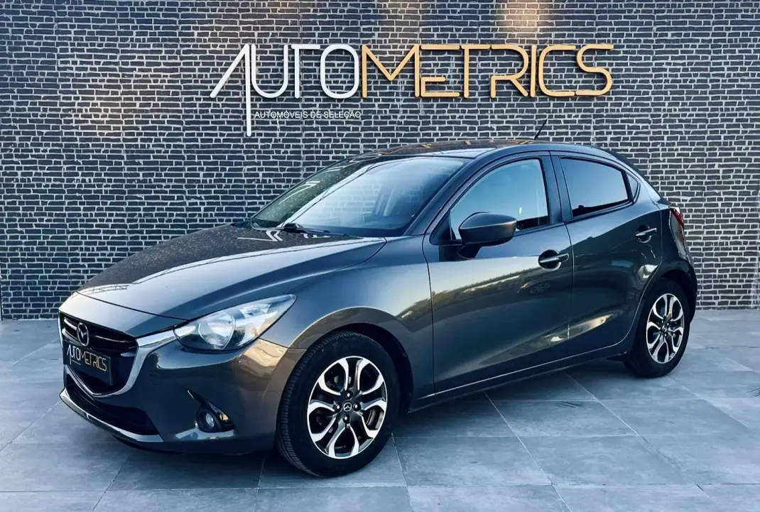 Mazda 2 2016 - 10900 EUR, 140000 km - AUTO.MOTO.pt - 140000km - foto 1 de 12