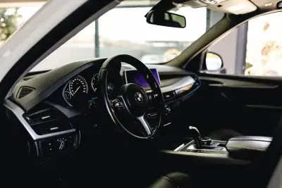 BMW X5 2014 - 26900 EUR, 170000 km - AUTO.MOTO.pt - 170000km - foto 11 de 25